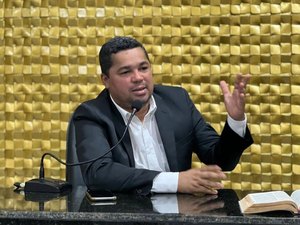 Vereador David Rafael chama grupo da Mesa Diretora de “terror de prefeitos” em mensagem vazada de grupo da Uveal