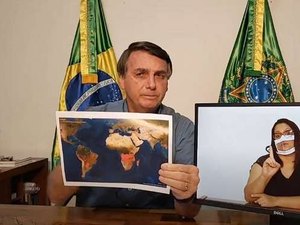 Bolsonaro afirma que 'Floresta não pega fogo' e culpa índio e imprensa