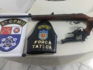 Polícia apreende rifle e revólver no bairro do Levada, em Maceió