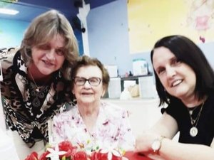 Filhas entubadas não sabem da morte da mãe por Covid-19 em SC