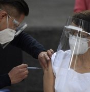 Enfermeira mexicana é a primeira vacinada contra covid-19 na América Latina