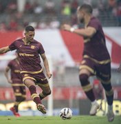 CRB vence o líder Goiás por 2 x 0  e entra no G4 da Série B