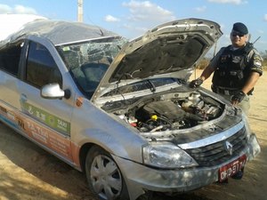 Em Arapiraca, capotamento de táxi deixa cinco feridos