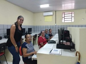 Prefeitura de Maragogi promove curso de informática para idosos