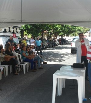 Servidores do CCZ realizam, pela segunda vez, ato em frente à prefeitura de Maceió