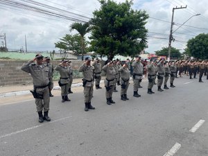 Policiais militares do 3º BPM desfilam em Arapiraca celebrando a Independência