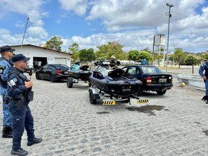 Cinco motos aquáticas são apreendidas em operação integrada no Porto de Maceió