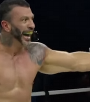 Davi Brito é nocauteado por Bambam em luta de boxe em São Paulo