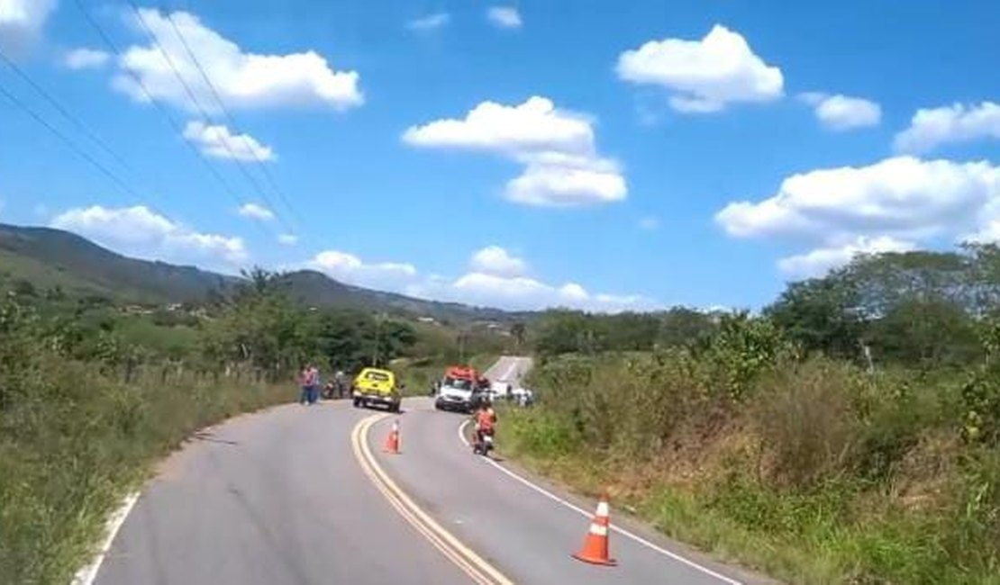[Vídeo ]Acidente com caminhão deixa condutor de moto com perna decepada e passageiro com fratura exposta