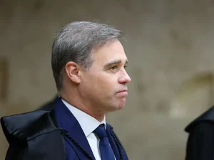 Mendonça autoriza que PF investigue Lulinha por tráfico de influência