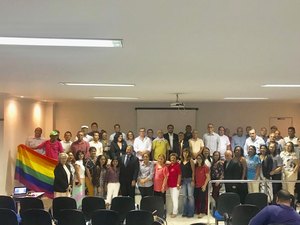 Deputado Léo Loureiro participa de posse do Conselho Estadual de Saúde
