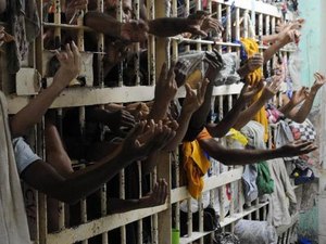 Doenças matam mais do que a violência nas prisões do Brasil