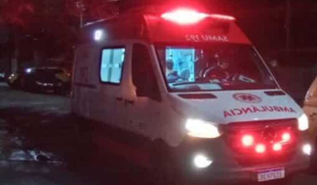Colisão entre carro e moto deixa duas pessoas feridas em Arapiraca