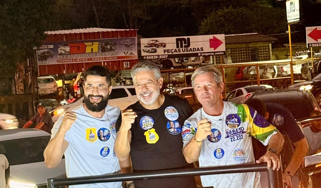 Cabo Bebeto, Fábio Costa e Arthur Lira mostram força nas ruas do Clima Bom