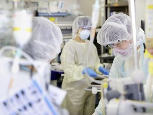 OMS investiga mutação coronavírus, mas ressalta que forma de contágio não mudou