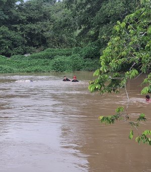 Corpo de Bombeiros encontra cadáver no Rio Mundaú