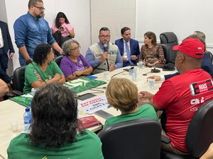 Leonardo Dias se coloca à disposição para mediar negociações e busca solução para greve da Educação