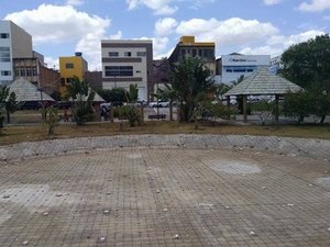 Taxista sofre assalto e tem carro roubado, em Arapiraca