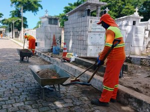 Cemitérios públicos de Maceió recebem mutirão de limpeza durante a semana