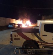 Incêndio atinge veículos estacionados no pátio do Cisp de São José da Laje