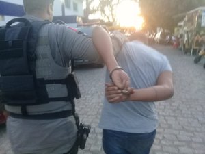 Polícia prende dois suspeitos de roubar estabelecimento no bairro Ouro Preto