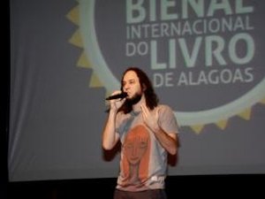 Bienal tem bate-papo com Gabriel o Pensador