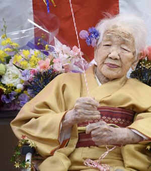 Após 2 cânceres, 2 pandemias e 2 guerras mundiais, mulher mais velha do mundo vai carregar a tocha olímpica