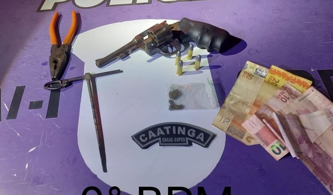 Dois homens moradores de Paulo Afonso são presos com arma e drogas em Pariconha