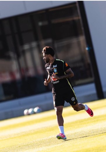 Lucas Paquetá tem lesão na coxa confirmada, sem previsão de retorno
