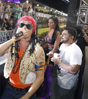 Silvero Pereira surpreende foliões do Fortal e faz show como Beto Falcão