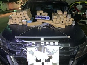 PM recebe denúncia anônima e apreende 73 tabletes de maconha