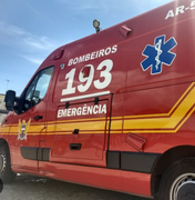 Três pessoas ficam feridas após veículo capotar AL-101 em Maragogi