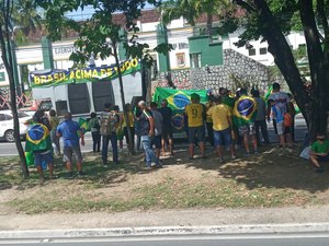 Bolsonaristas organizam manifestação no aniversário do golpe de 64 em Maceió