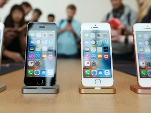 Apple lança 'iPhone barato' para países emergentes