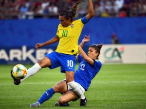 Marta faz história, Brasil vence a Itália e vai às oitavas do Mundial