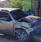 Acidente envolvendo uma moto e dois carros deixa dois feridos em Arapiraca
