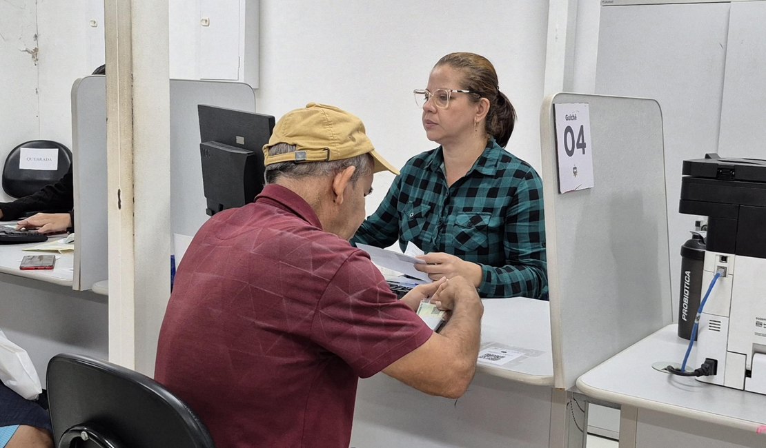 Casal atualiza canais de atendimento presencial e digital para clientes