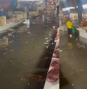 Mercado da Produção alaga; vídeo mostra corredores tomados pela água