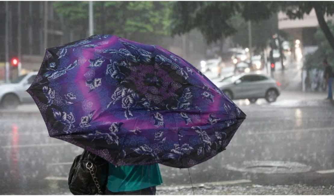 Alerta de chuva forte e risco geológico em Belo Horizonte na véspera de Natal