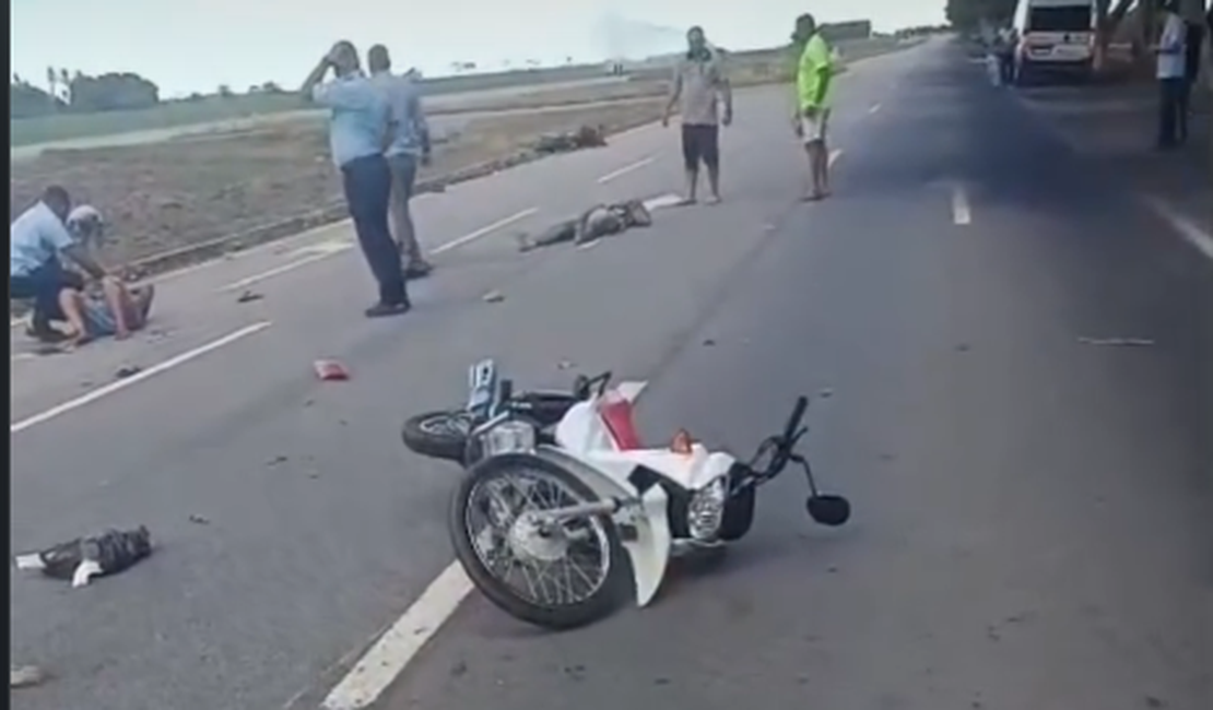 Acidente entre motos deixa três pessoas em estado gravíssimo em Campo Alegre