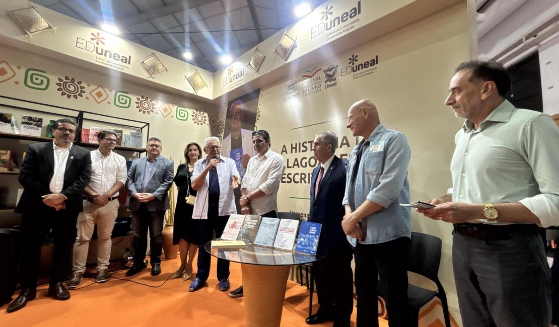 Homenagem a Douglas Apratto marca abertura da Bienal do Livro 2025 no estande da Eduneal