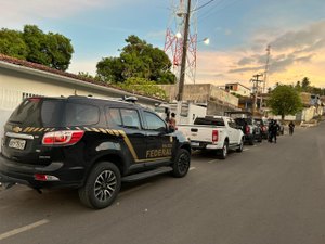 [Vídeo] PF mira fraudes milionárias com mortes suspeitas de moradores de rua em AL