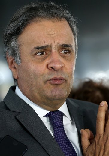 Aécio reassume presidência do PSDB com desafio para 2026 de garantir tempo de TV
