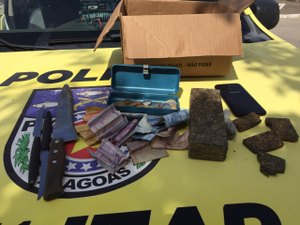 Jovens são presos acusados de tráfico de drogas em Matriz de Camaragibe