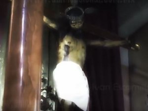 [Vídeo] Estátua de Jesus Cristo abre os olhos e intriga internautas