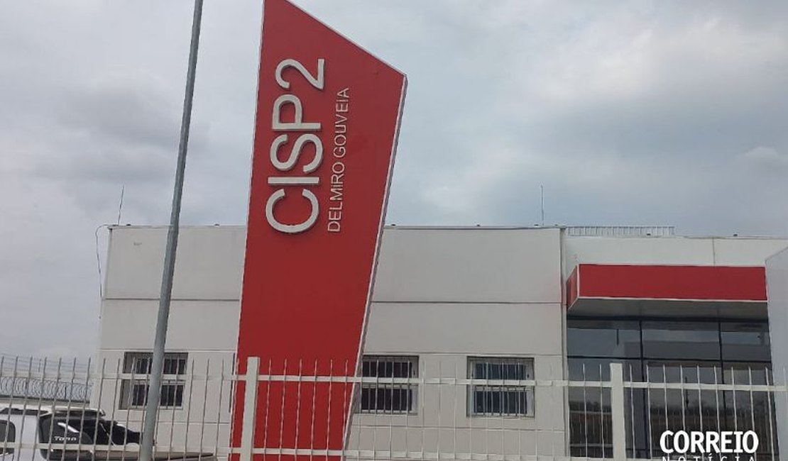 Documentos em carro que estava próximo a jovem encontrado nu e desacordado podem dar pistas de criminosos