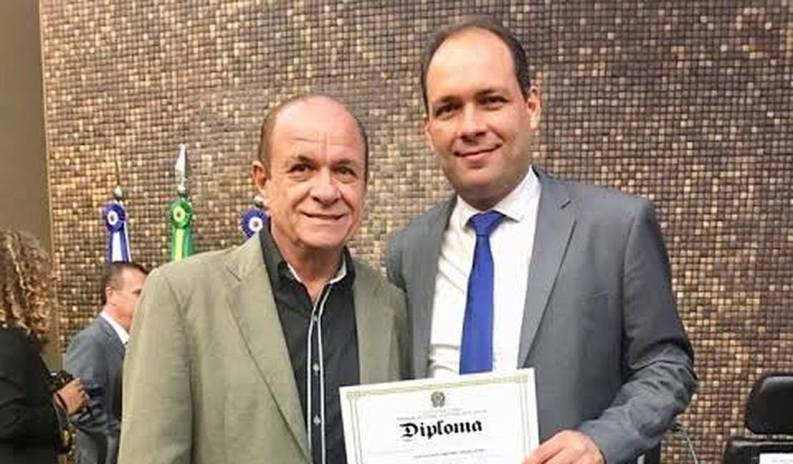 Dudu Ronalsa pretender fazer o pai Carlos Ronalsa vereador novamente em Maceió 
