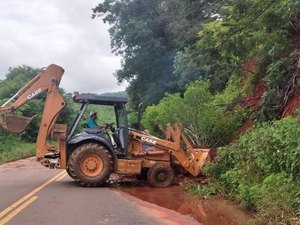 Chuvas deixam 45 mil desalojados e 6,6 mil desabrigados em Minas