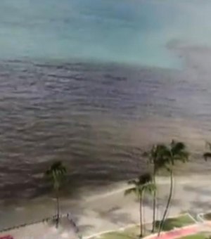 IMA investiga causa da manchas que apareceram nas praias de Maceió