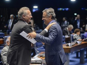 Aliados de Renan Calheiros se irritam com críticas do PSDB ao ex-presidente do Senado